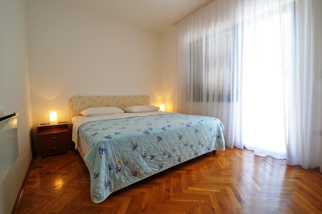 Hella Apartments Trogir Habitación foto