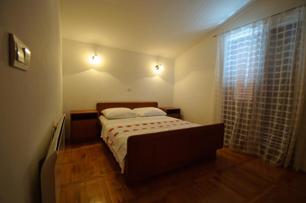 Hella Apartments Trogir Habitación foto
